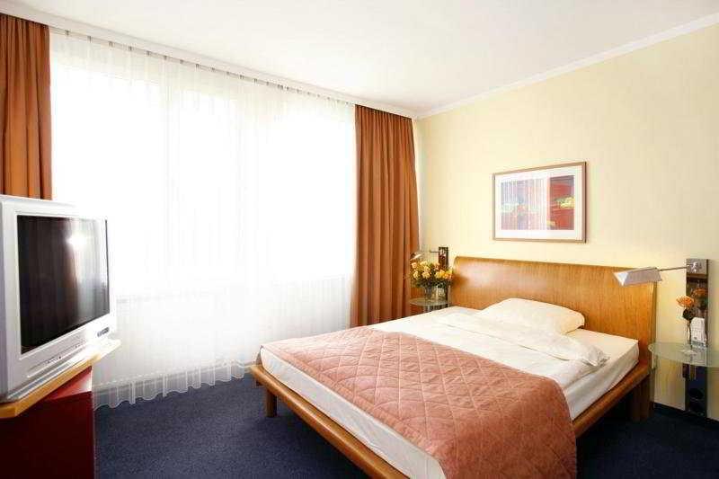 Novum Hotel Ambassador Hamburg Room photo